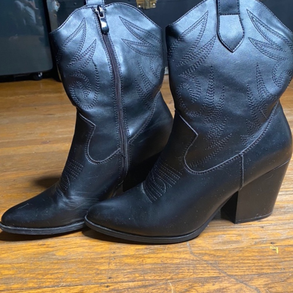Black Cowboy Boots